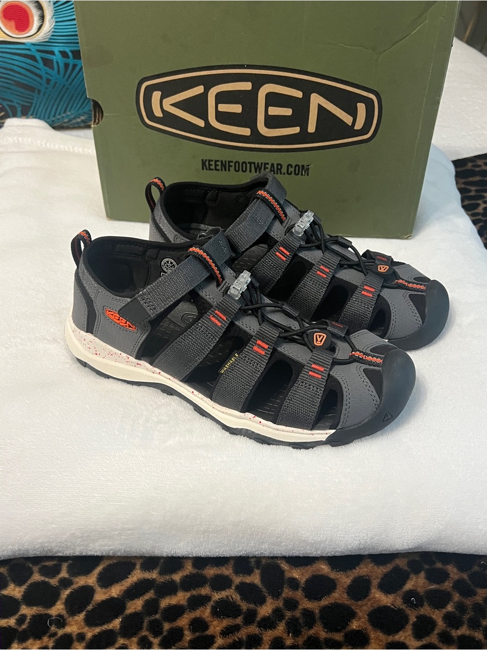 Brand new Keen Newport